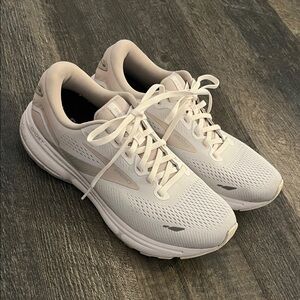 Brooks Ghost 15 White Running Shoes